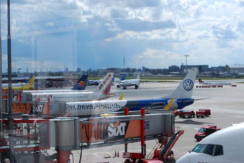 Ferienflieger am Flughafen Hamburg