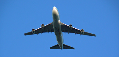 Flugzeug im Anflug | Bildquelle: Lupo bei pixelio.de