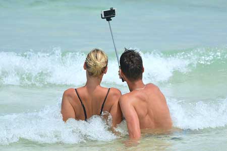 Ein Selfie am Strand verursacht Roamingkosten | Foto: Ben_Kerckx, pixabay.com, CC0 Public Domain