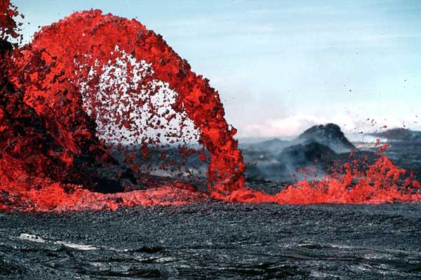 Lava beim Vulkanausbruch | Foto: WikiImages, pixabay.com, CC0 Creative Commons