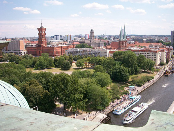 Rotes Rathaus in Mitte | Foto: joe_stef, pixabay.com, Pixabay License