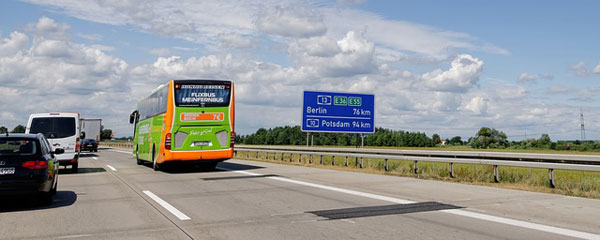 Flixbus auf der Autobahn | Foto: SofiLayla, pixabay.com, Pixabay License