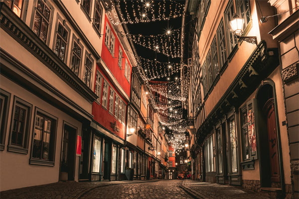 Weihnachtsbeleuchtung auf der Erfurter Krämerbrücke | Bild: TillVoigt, pixabay.com, Inhaltslizenz
